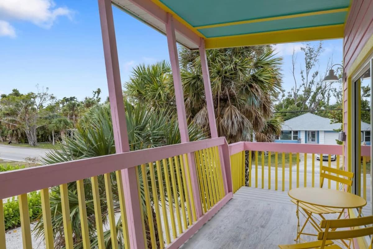 Charming Suite With Balcony And Bikes In Historic Sandpiper Inn Sanibel Ngoại thất bức ảnh