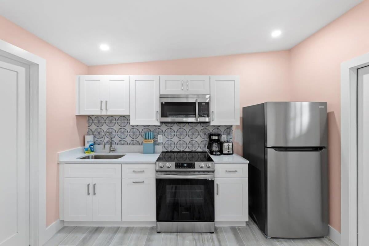 Charming Suite With Balcony And Bikes In Historic Sandpiper Inn Sanibel Ngoại thất bức ảnh